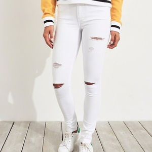 HOLLISTER RIPPED WHITE JEANS💓❤️